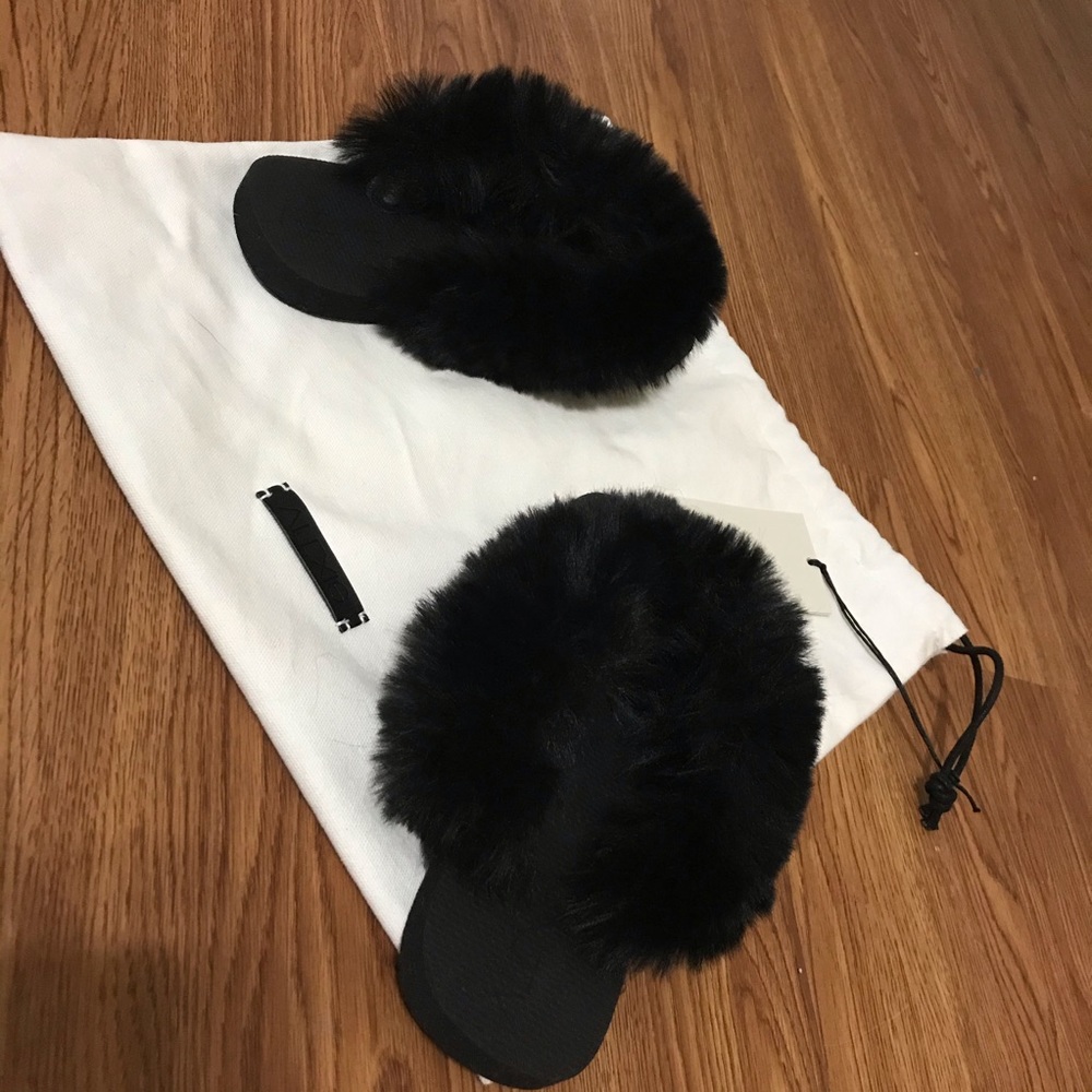 NWT Alexis Fur Thong Sandals Sz. 35/36 - Picture 4 of 7